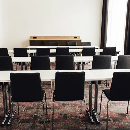 فندق Edita شايديغ