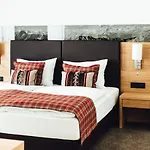 Edita 4*