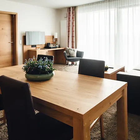 Edita Hotel 4*